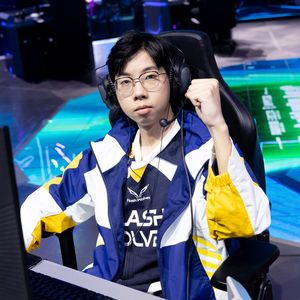 《聯盟戰棋》「閃電狼啟哥」勇奪世界亞軍 生死局僅差兩滴奪冠
