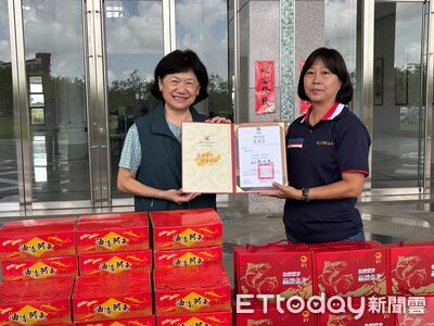 高雄海洋局聯合遠洋公會捐物資　黃偉哲感謝「海味送暖」馳援