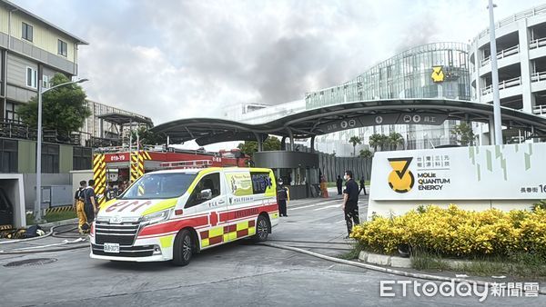 ▲▼高雄電池工廠火警！3消防員灌救遭炸傷　陳其邁下令全面停工。（圖／記者吳世龍攝）