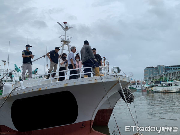 ▲屏東地檢署查獲「漁○發」號涉違反獵殺海豚。（圖／屏東地檢署提供）