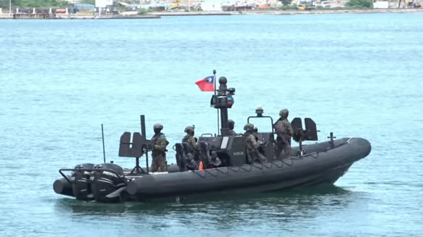 ▲▼漢光41號演習實兵演練第6天執行「海軍防禦性布雷操演」，總統賴清德親臨視導。（圖／翻攝自國防部直播）