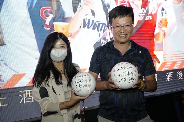 ▲▼             南投市長張嘉哲的妻子黃佳鈴，爆出婚內出軌前男友多年。（圖／翻攝自張嘉哲臉書）