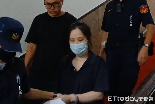 ▲▼枕頭悶殺親生子女的前櫃姐蘇筱玲，二審首度開庭。（圖／記者吳銘峯攝）