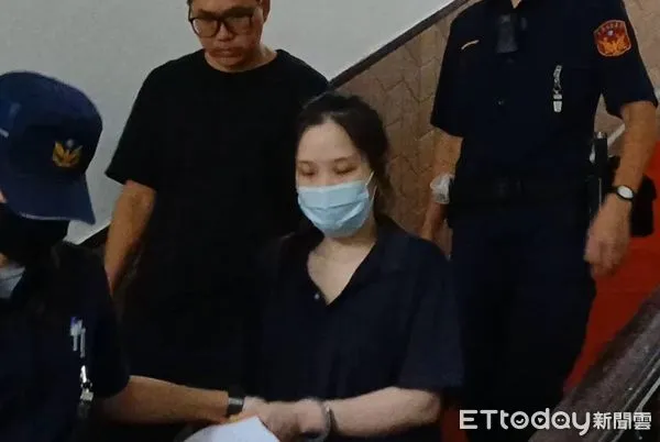 ▲▼枕頭悶殺親生子女的前櫃姐蘇筱玲，二審首度開庭。（圖／記者吳銘峯攝）