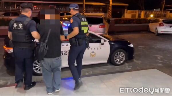 ▲▼員警展開逮捕行動，迅速於市區攔停洪男所駕駛的計程車，並從車上查扣空氣槍、鋼珠彈等證物。（圖／吉安警分局提供，下同）