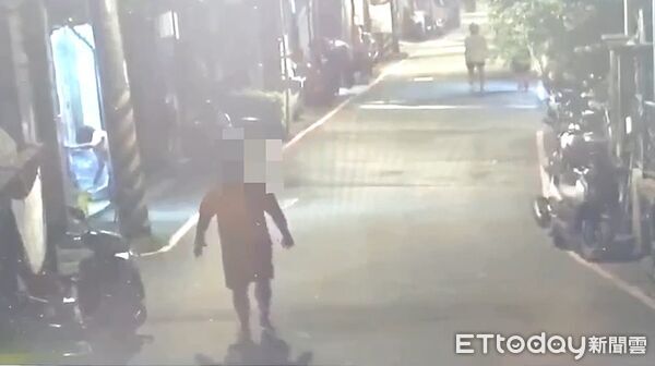 ▲陳男喬債引起2少年不滿，持西瓜刀追砍陳男。（圖／記者陸運陞翻攝）