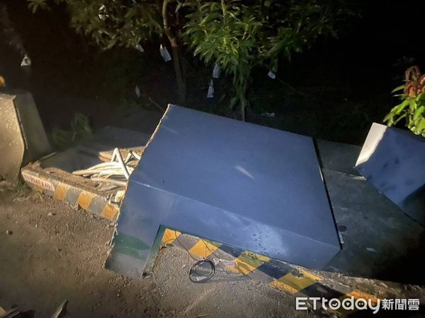 ▲25歲台南男疑與父親吵架，開槍後駕車逃逸，10分鐘後自撞身亡。（圖／記者林東良翻攝，下同）