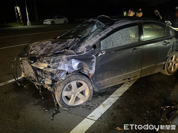 ▲25歲台南男疑與父親吵架，開槍後駕車逃逸，10分鐘後自撞身亡。（圖／記者林東良翻攝，下同）