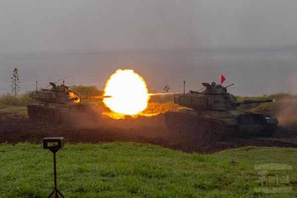 ▲▼M60A3戰車橫向射擊。（圖／軍聞社）