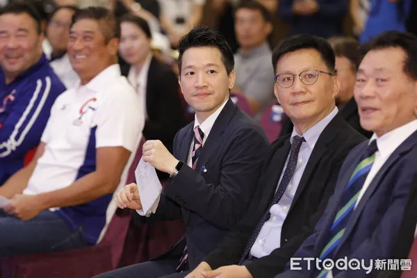 ▲▼2025年三級棒球國家代表隊誓師大會，U12、15、18三支球隊成員，及總統府副秘書長何志偉、教育部政務次長張廖萬堅以及棒協理事長辜仲諒出席。（圖／記者湯興漢攝）