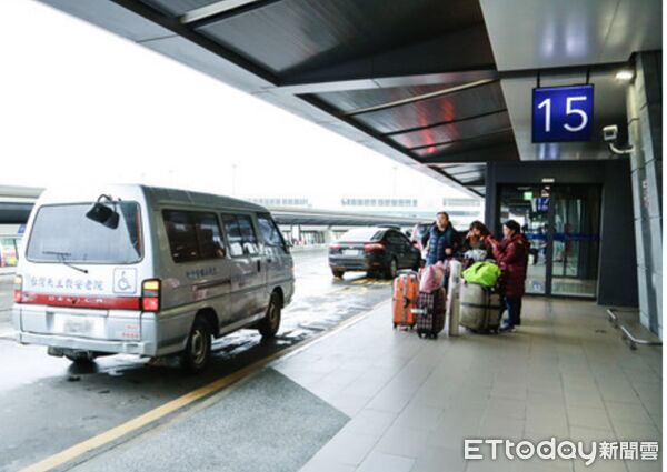 ▲莊姓男子在桃園機場以白牌車從事非法攬客、載客之行為，6年間遭警方查獲200多次累積罰鍰高達45多萬元未繳。（示意圖／資料照片）