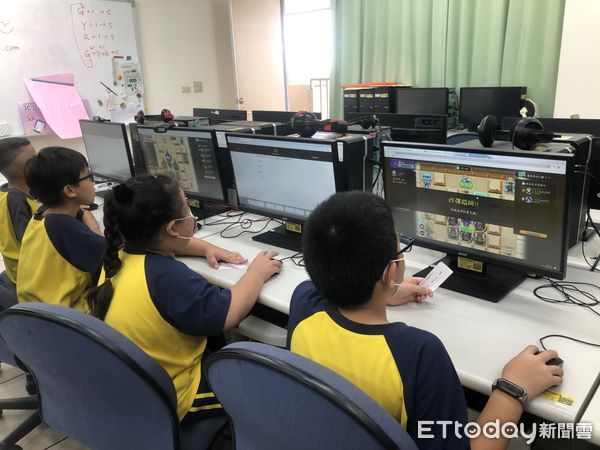 ▲台南市教育局推出「因雄崛起」線上學習平台暑假賽事，學生能邊玩邊學，快樂學習不間斷。（記者林東良翻攝）