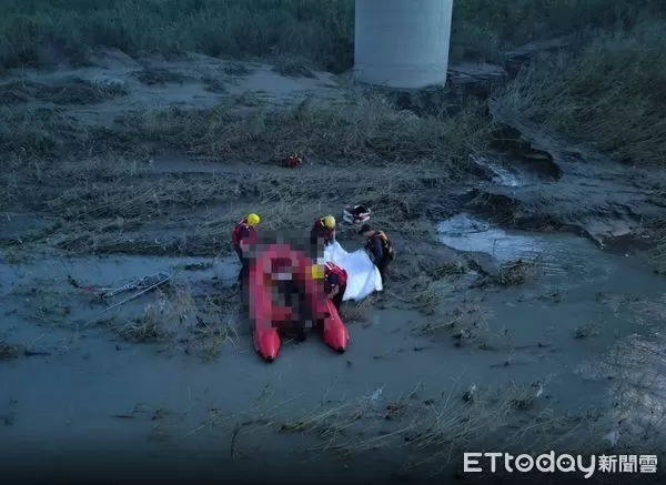 ▲台南市大內橋14日下午傳出男子疑落橋溺水，警消緊急動員搜索，並在曾文溪下游2.4公里處發現62歲楊姓男子遺體。（圖／記者林東良翻攝，下同）