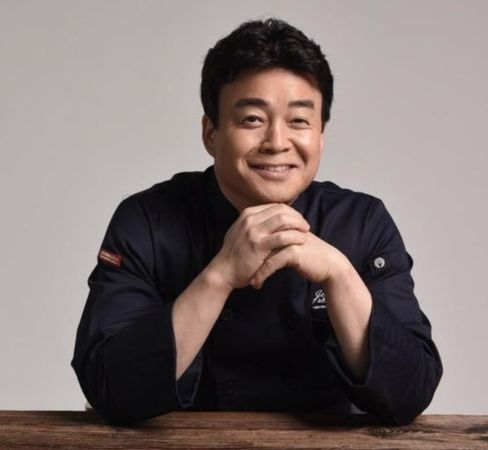▲白種元近況曝光，不少人發現他暴瘦不少。（圖／翻攝自韓網）