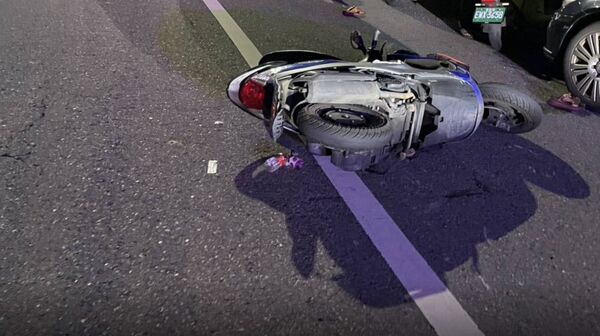 ▲彰化70歲女騎士閃貓自摔釀骨折送醫。（圖／記者唐詠絮翻攝）