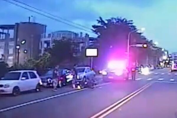 ▲彰化70歲女騎士閃貓自摔釀骨折送醫。（圖／記者唐詠絮翻攝）