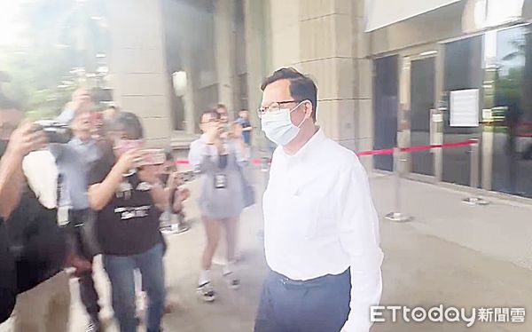 ▲桃園地院將於今天下午將開庭勘驗前桃園市長鄭文燦於2017年1月6日在市府召開會議紀錄，圖為鄭文燦6月17日開完庭後步出法院。（資料照／記者沈繼昌攝）