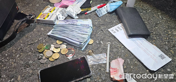 ▲▼洪男被攔截圍捕壓制，起獲贓款、犯案工具及毒品吸食器             。（圖／記者陳以昇翻攝）