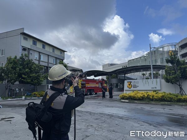 ▲▼ 超級電池廠爆炸狂燒27hrs！火終於滅了　高雄最新空品監測曝光。（圖／記者賴文萱翻攝）