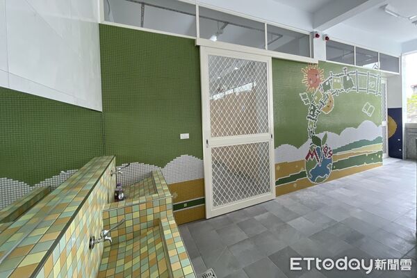 ▲▼花蓮今年有15所學校老舊廁所徹底改善，提供學生優質如廁環境。（圖／花蓮縣政府提供，下同）