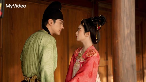 ▲《錦繡芳華》楊紫、李現「浴池裸吻」突破古裝尺度。（圖／翻攝自台灣大哥大MyVideo）
