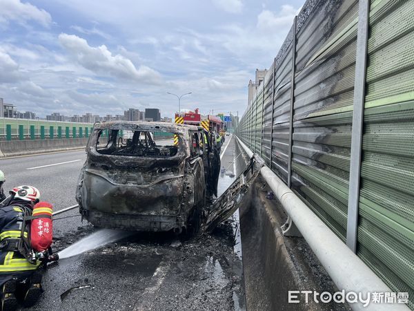 ▲▼台中火燒車。（圖／記者許權毅翻攝）