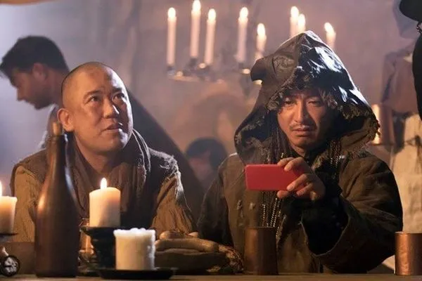 ▲▼木村拓哉同框諧星拍廣告，得知對方結婚突開口「手機借我」。（圖／翻攝自日網）