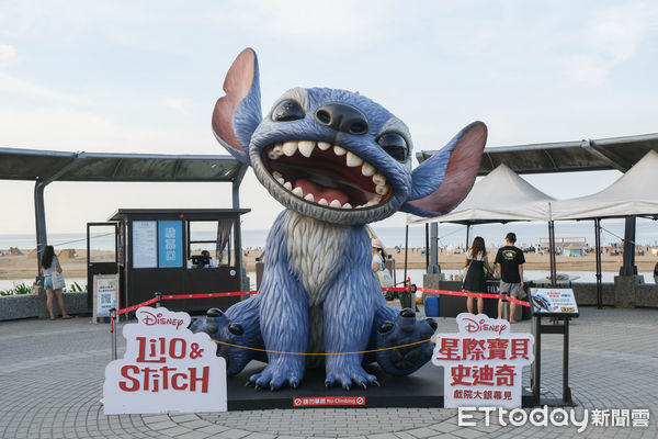 ▲「2025福隆國際沙雕藝術季」自5月底開跑以來，截至7月，已累計近10萬人次參觀,2025福隆國際沙雕藝術季「迪士尼仲夏歡樂祭」。（圖／記者彭懷玉攝）