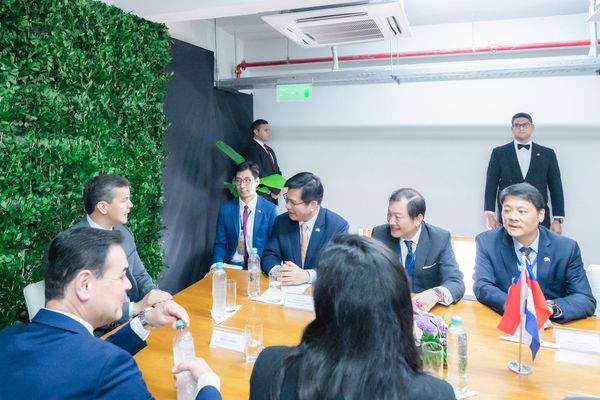▲▼外交部長林佳龍人正在巴拉圭出訪，並晉見巴拉圭總統貝尼亞。（圖／翻攝林佳龍臉書）