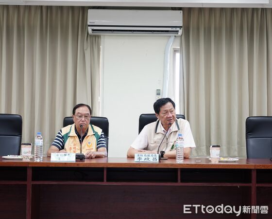 ▲台南市消防局15日下午召開記者會澄清災後人力動員傳聞，強調全屬自願參與。（記者林東良翻攝，下同）