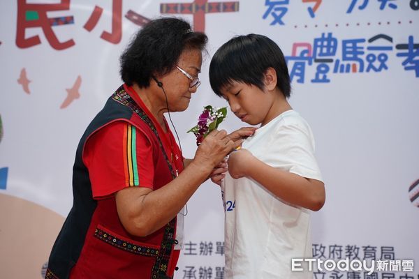 ▲台南市原民小子夏令營15日於永康國中啟動，超過百名學生參與沉浸式族語學習。（記者林東良翻攝，下同）