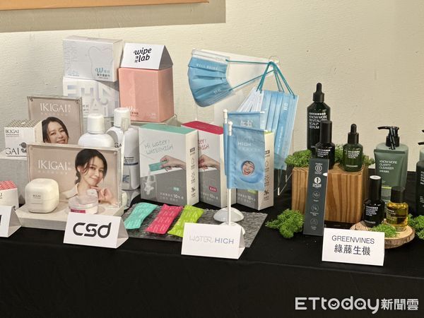 ▲▼好丘找來李霈瑜（大霈）擔任品牌大使推出聯名新口味「開香好事花生貝果」。（圖／記者蕭筠攝）