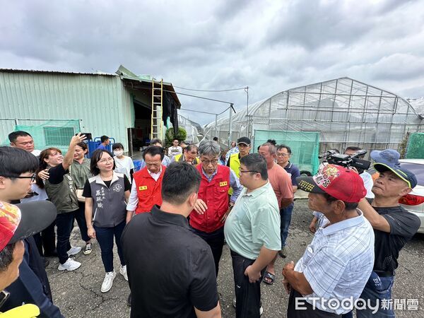 ▲▼  慰勞搶修英雄！蔡易餘籲行政院編列「專案獎金」 不分正職外包一體適用   。（圖／蔡易餘服務團隊提供）