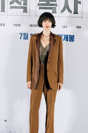 ▲Nana以一頭俐落短髮現身。（圖／采昌提供）