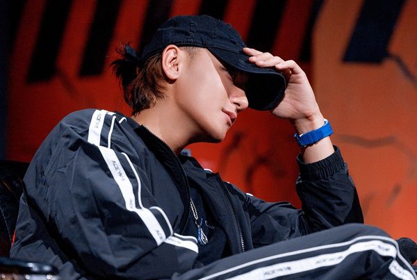 ▲▼黃子韜感冒錄影 。（圖／iQIYI/愛奇藝國際版提供）