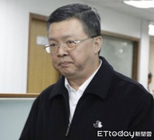 ▲台南地院15日對台鹽綠能弊案前董事長陳啓昱延押案開庭，陳啓昱當庭請求交保，檢方則堅絕反對交保，法官最後諭知由合議庭書面裁定。（記者林東良翻攝）