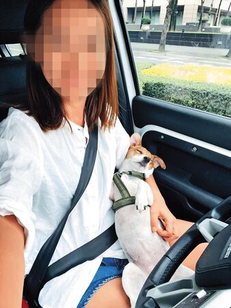 黃柏漙的女兒身為網紅，不但經營「波波的餐桌日常」粉專，也是知名寵物餐廳「波宅」的主理人。（翻攝自波波的餐桌日常臉書）
