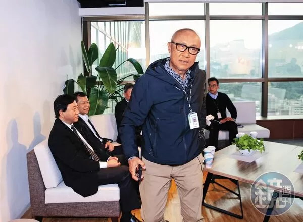 幾年前緯育國際化人才培育場合中，黃柏漙以副董身分現身，對集團的職業訓練頗有貢獻。