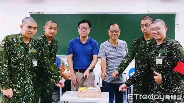 ▲美和科技大學ROTC入伍生赴陸軍官校，師長率團隊送暖。（圖／美和科大提供）