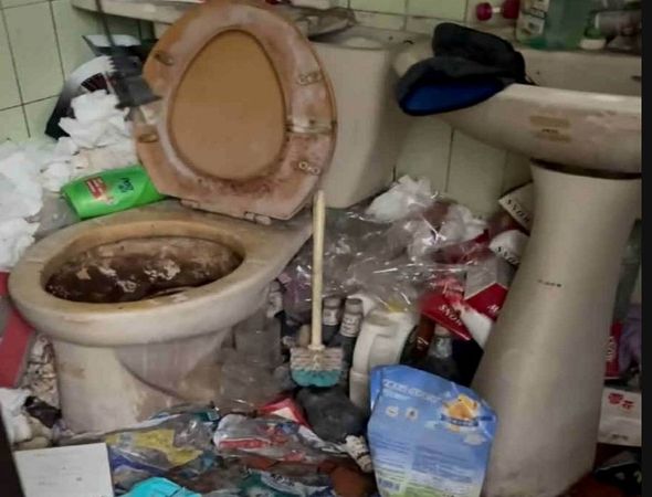 ▲租客落跑，包租婆打開門驚見房間堆滿垃圾。（圖／民眾提供，以下同）