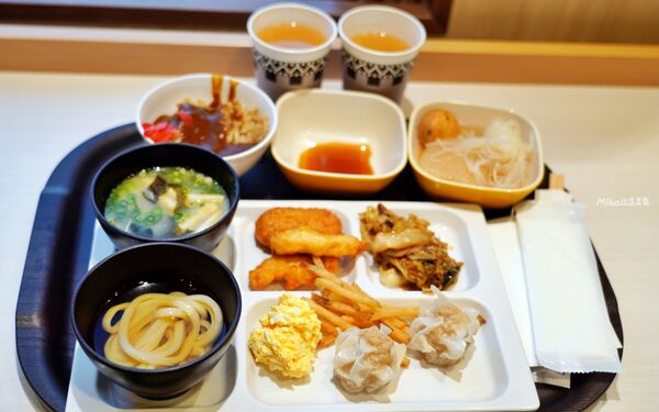 ▲▼商船三井Sunflower號夜間郵輪。（圖／部落客Mika出走美食日誌授權提供）