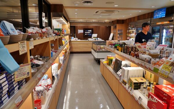 ▲▼商船三井Sunflower號夜間郵輪。（圖／部落客Mika出走美食日誌授權提供）