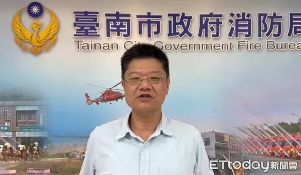 ▲台南市消防局火災預防科長李昂謙說明，訪視過程為例行宣導，當日家屬對於拍照一事全力配合，且現場氣氛和諧，並無強迫要求拍照等情事。（記者林東良翻攝）