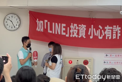 ▲▼民眾黨立委麥玉珍考察投開票所，上演情境劇。（圖／記者詹詠淇攝）