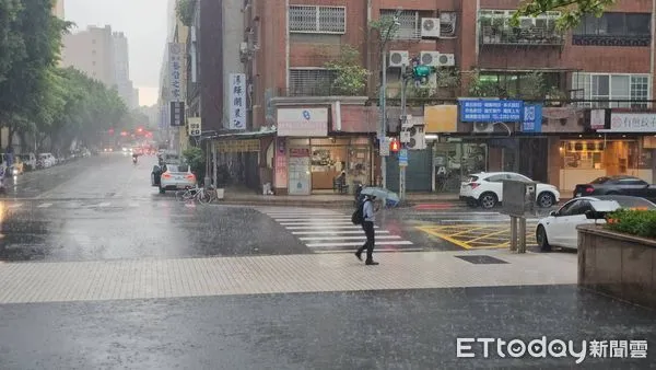 ▲▼台北午後雷陣雨。（圖／記者呂佳賢攝）
