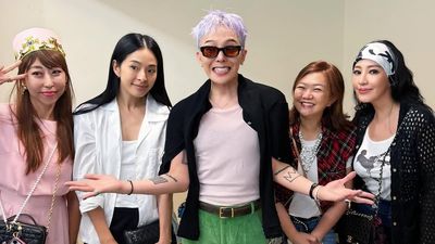 GD後台「合照關穎」親切說再見! 她放大看驚覺:處處都是細節