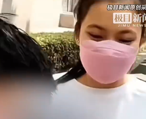 ▲鹿太太照顧丈夫。（圖／翻攝自微博）