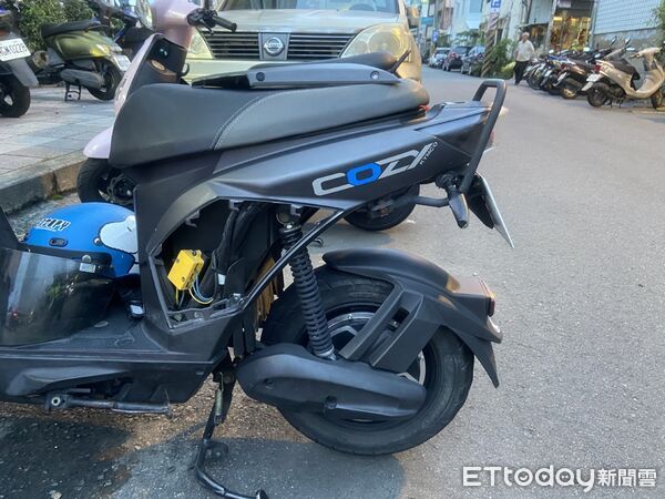 ▲▼機車車主不滿愛車被撞壞怒報警，肇事者最高可罰3千元，但自己恐怕也會挨罰6百元。（圖／民眾提供，下同）