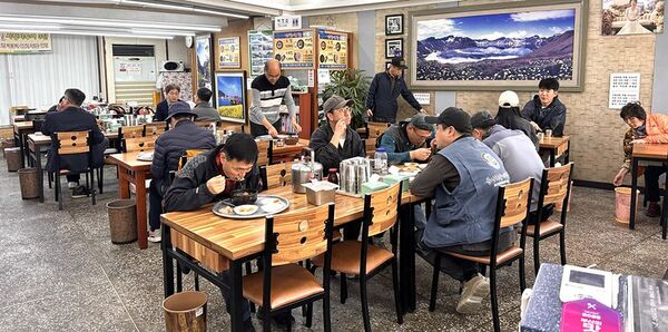 ▲▼新昌湯飯本店。（圖／部落客小虎食夢網授權提供）