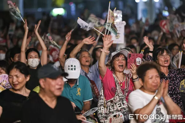 ▲港湖除鏽罷團造勢。（圖／記者林敬旻攝）
